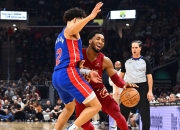 米兰真人-击败强敌，球队跻身夺冠热门的简单介绍