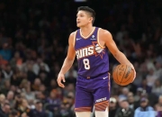 米兰,-太阳轻取爵士，布克砍下31分