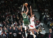 米兰真人-马刺惨败雄鹿，遭遇连败