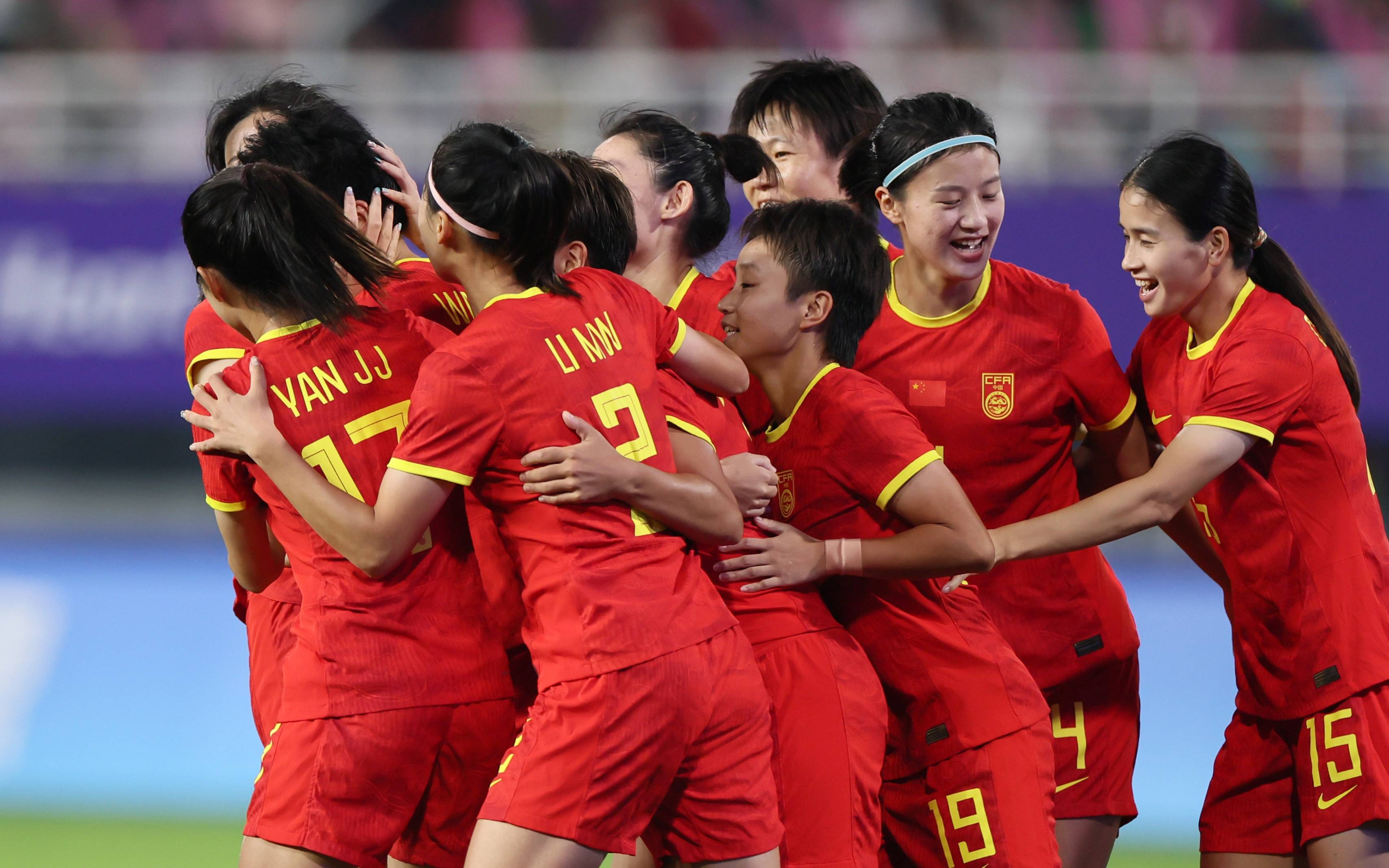国内女足群芳争艳：精彩比赛令人回味无穷
