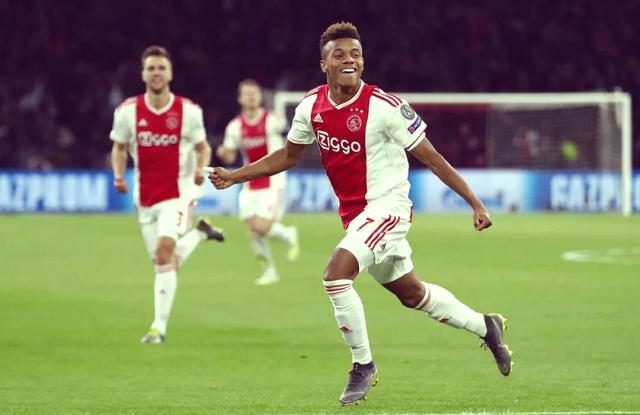 阿贾克斯轻取波尔图，晋级欧冠强