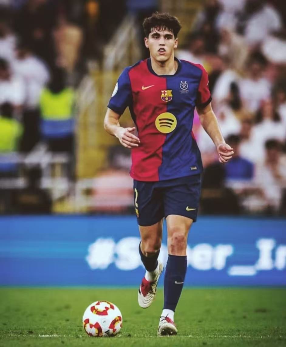 巴西球星在社交媒体上展示健身成果