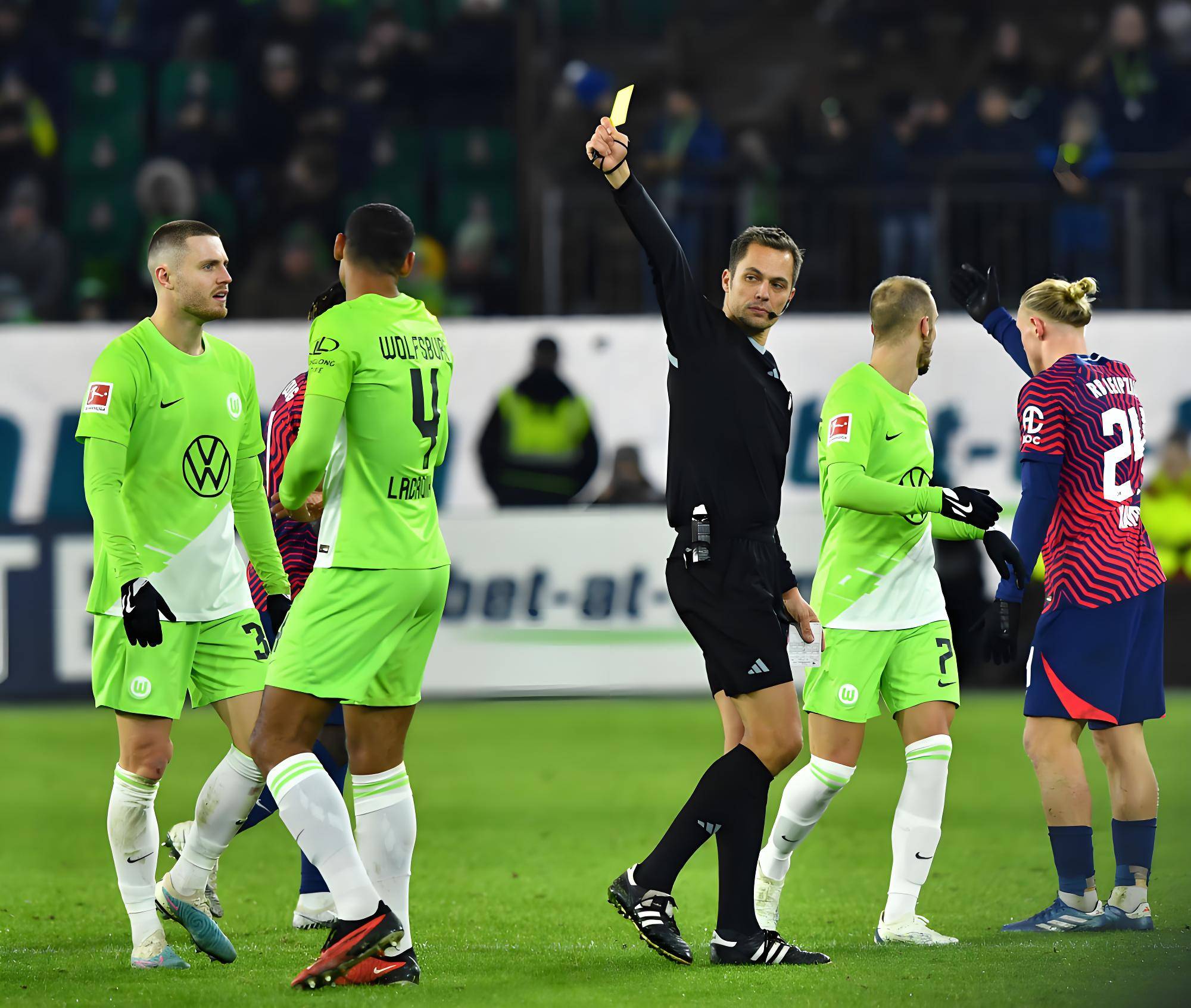 沃尔夫斯堡客场不敌对手,遭遇连败 沃尔夫斯堡客场不敌对手,遭遇连败