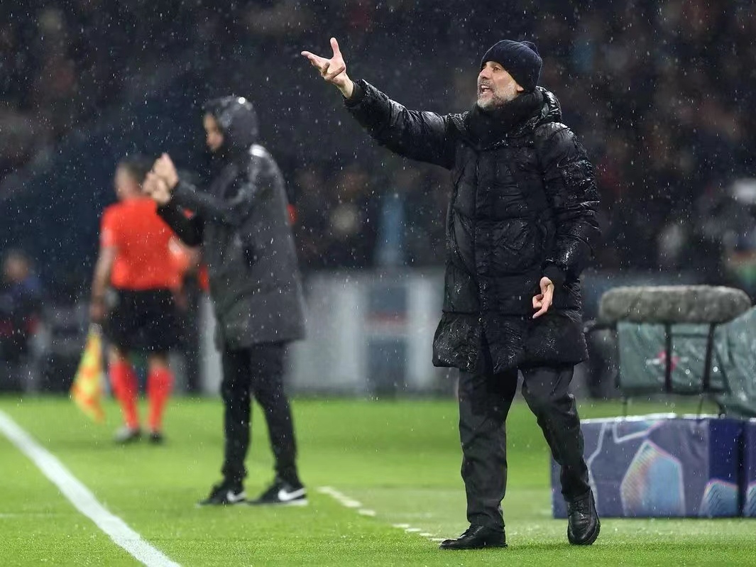 曼联客场失利,欧冠出线形势岌岌可危 曼联客场失利,欧冠出线形势岌岌可危