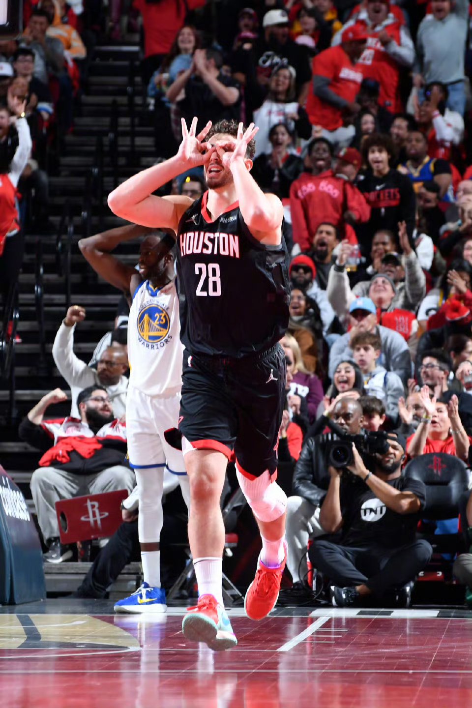 尼克斯后卫砍下生涯新高,力克老鹰的简单介绍 尼克斯后卫砍下生涯新高,力克老鹰的简单介绍