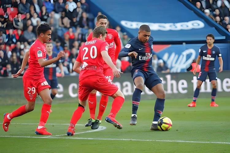 马赛客场战胜尼姆，取得胜利的简单介绍