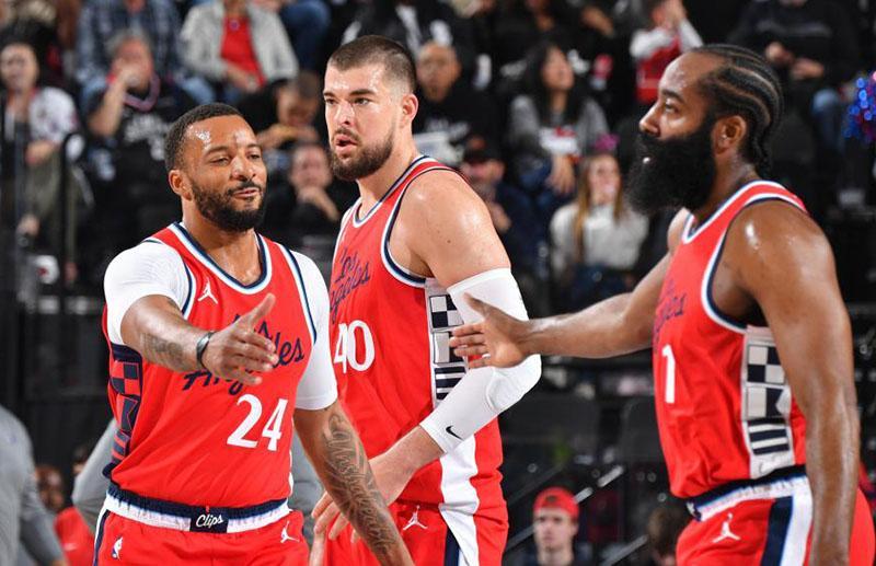 快船胜马刺，豪取两连胜