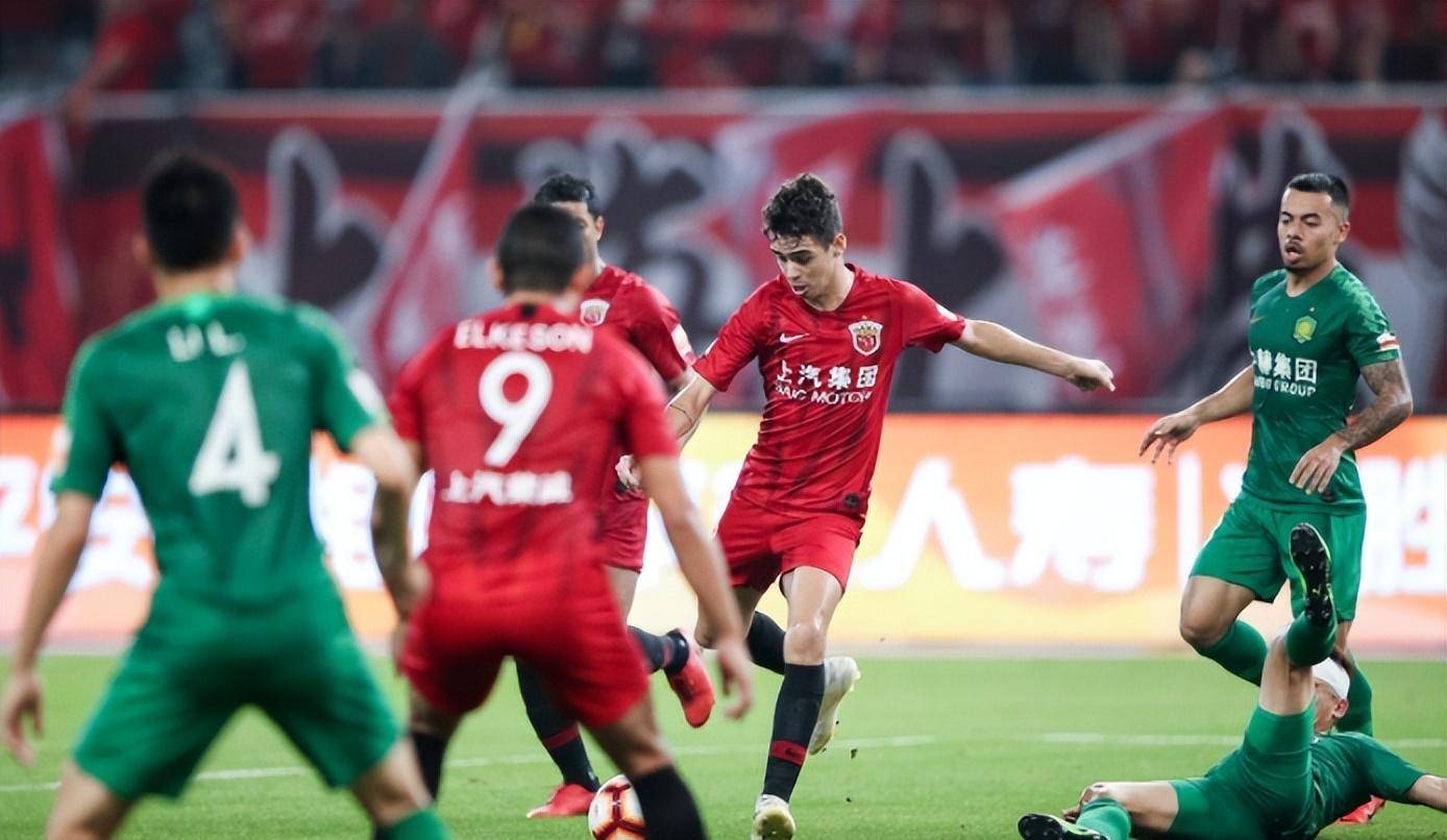 包含上海上港在比赛中遭遇激烈抗衡,险胜出线的词条 包含上海上港在比赛中遭遇激烈抗衡,险胜出线的词条