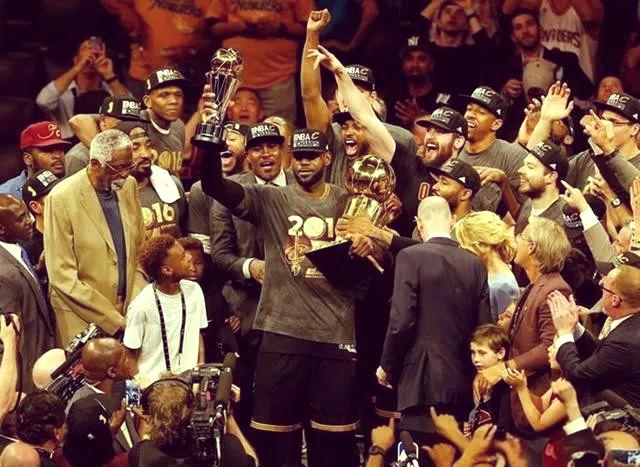 勇士险胜骑士，晋级总决赛