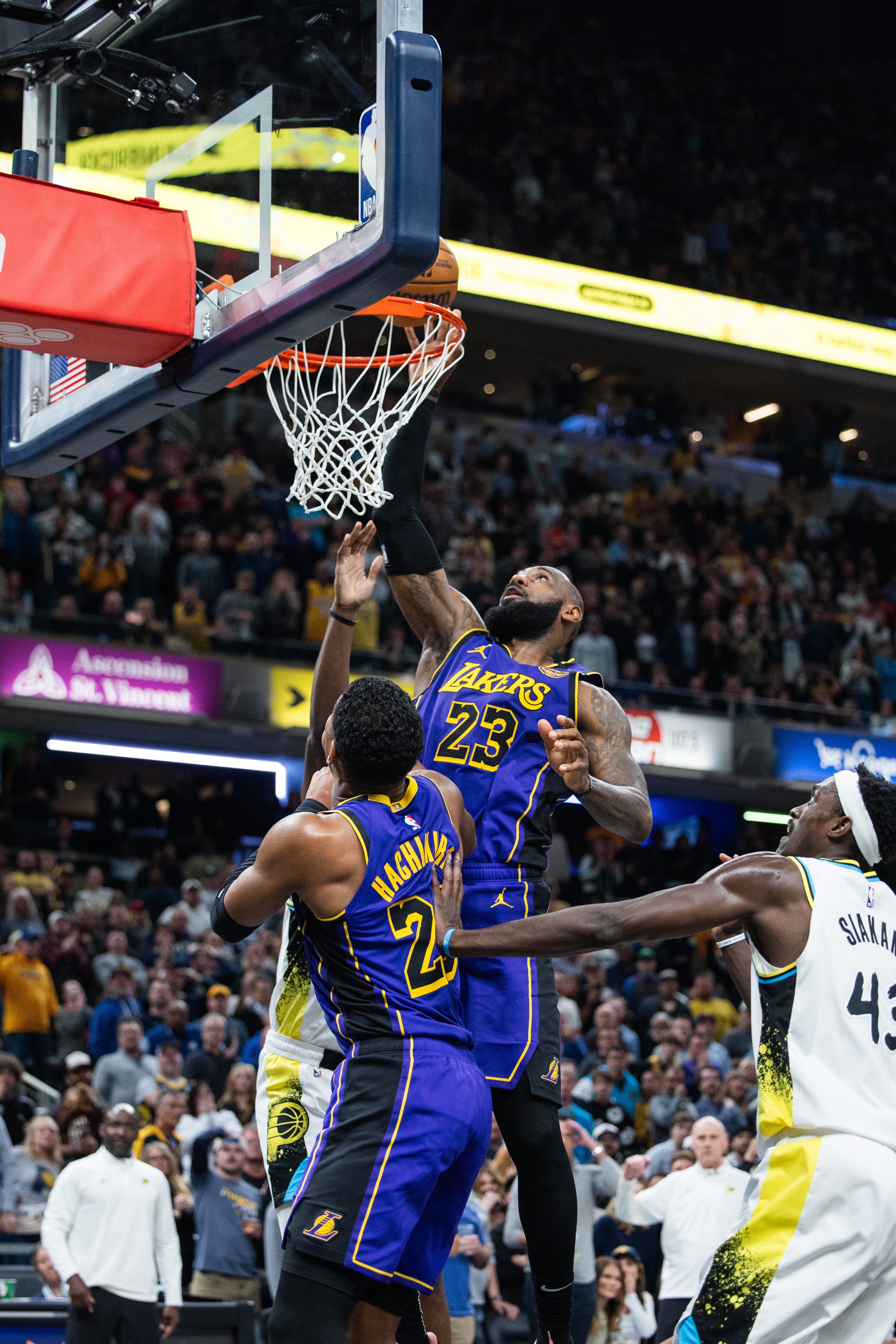 湖人遭遇尼克斯逆转,比赛末节失利 湖人遭遇尼克斯逆转,比赛末节失利