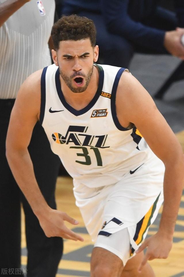 爵士逆转灰熊，米切尔独取35分
