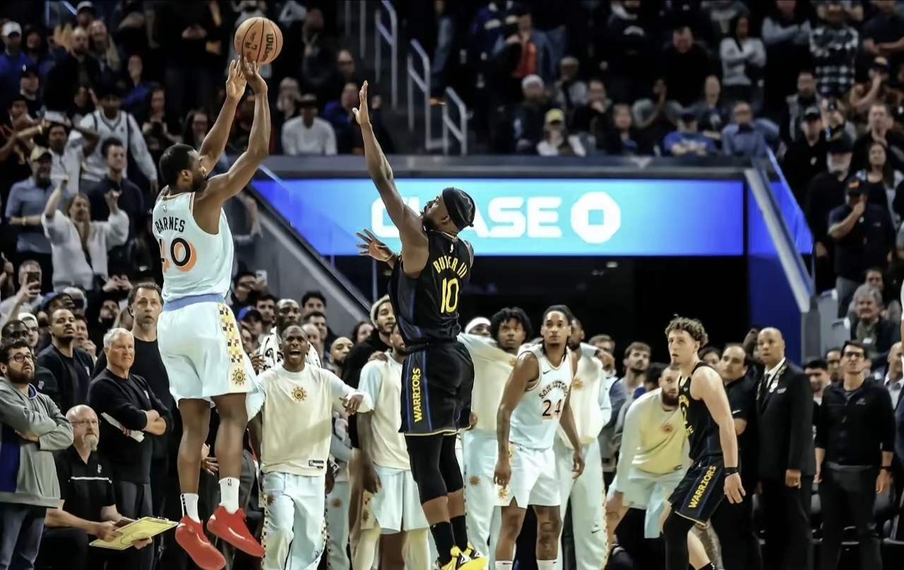 勇士绝杀马刺，反超赢得胜利