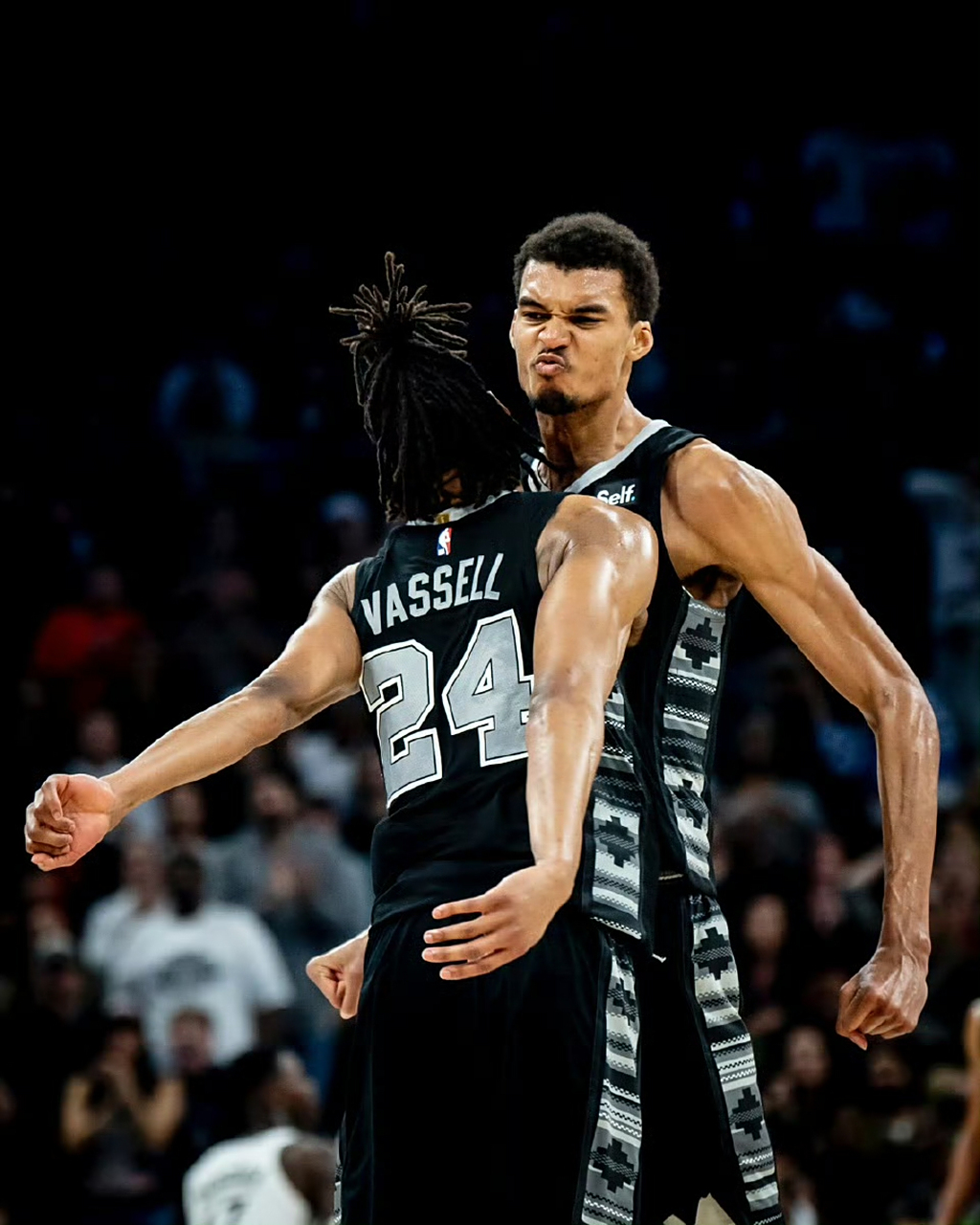 篮网再胜马刺取得四连胜 篮网再胜马刺取得四连胜