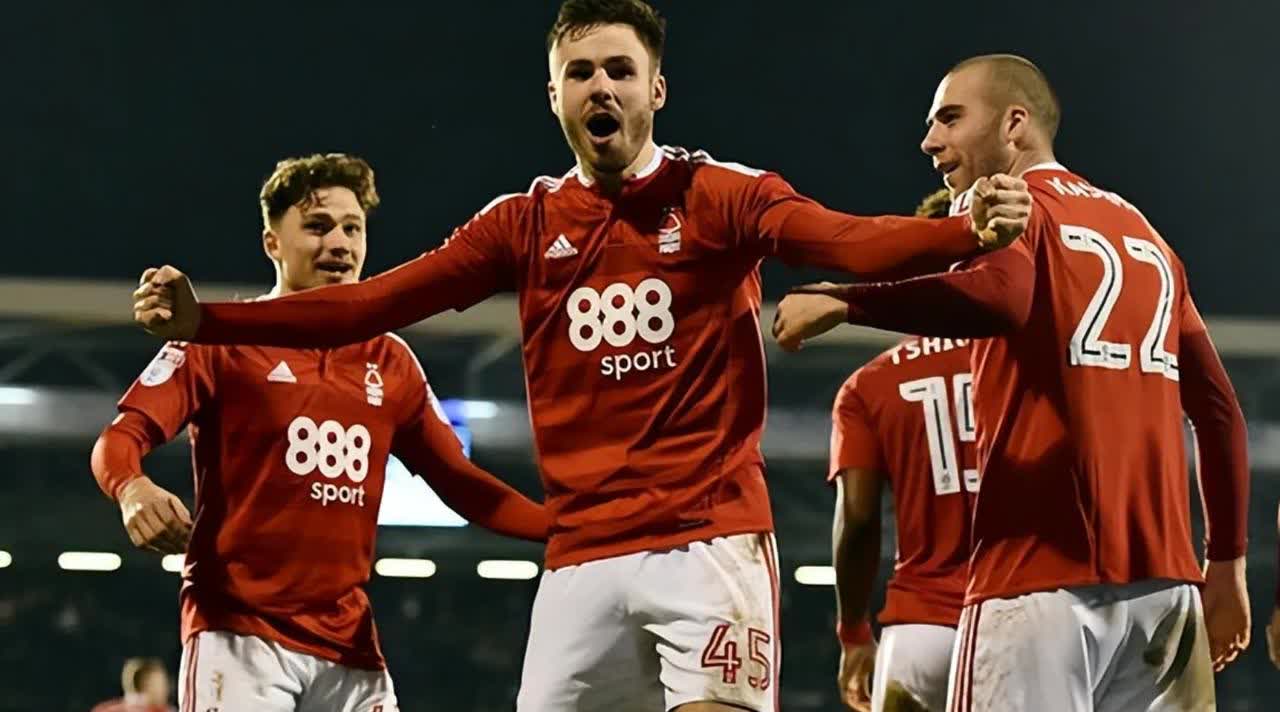 红牛二队轻取梅赛德斯，皮亚斯特里点燃赛场的简单介绍